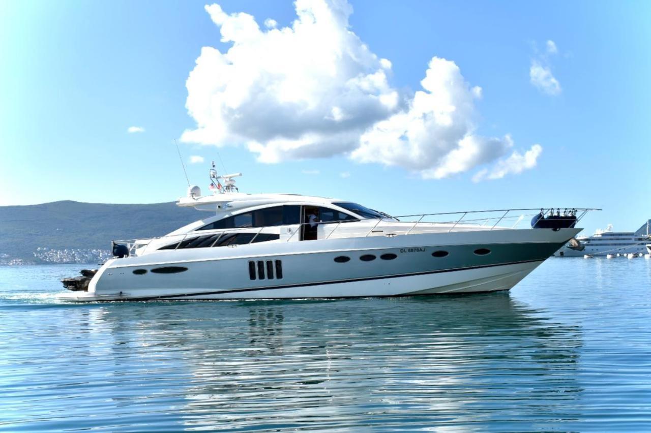 公寓 Porto Montenegro Luxury Zeta 蒂瓦特